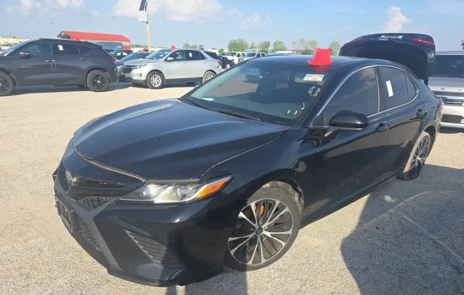 2018 TOYOTA CAMRY SE
