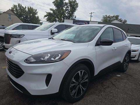 2021 FORD ESCAPE SE 1