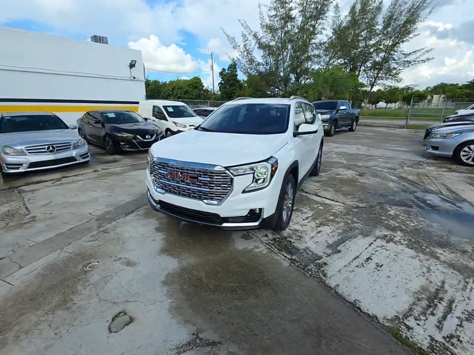 2024 GMC TERRAIN SLT 1