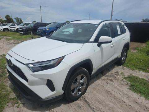 2024 TOYOTA RAV4 XLE