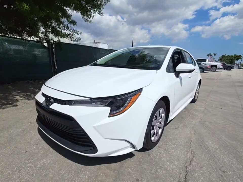 2025 TOYOTA COROLLA LE