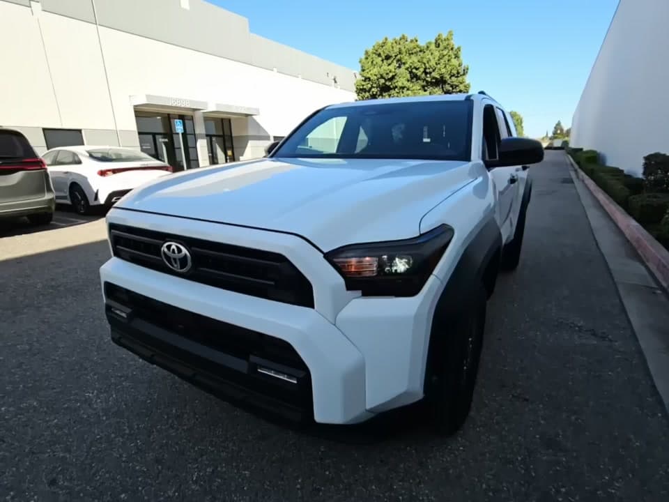 2025 TOYOTA 4RUNNER SR5