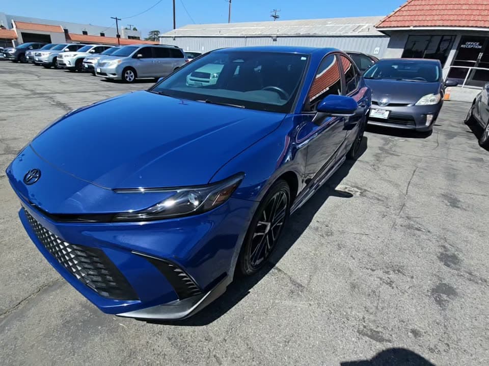 2025 TOYOTA CAMRY SE