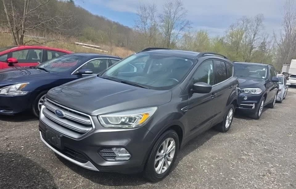 2017 FORD ESCAPE SE