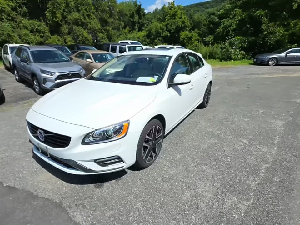 2018 VOLVO S60 T5 Dynamic 1