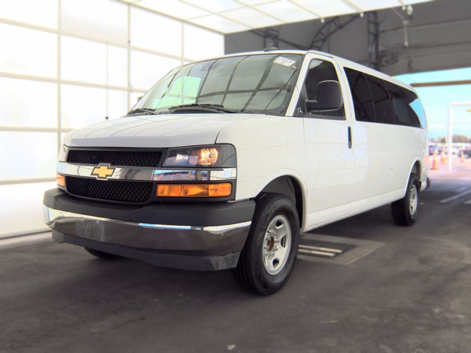 2025 CHEVROLET EXPRESS 3500 LT