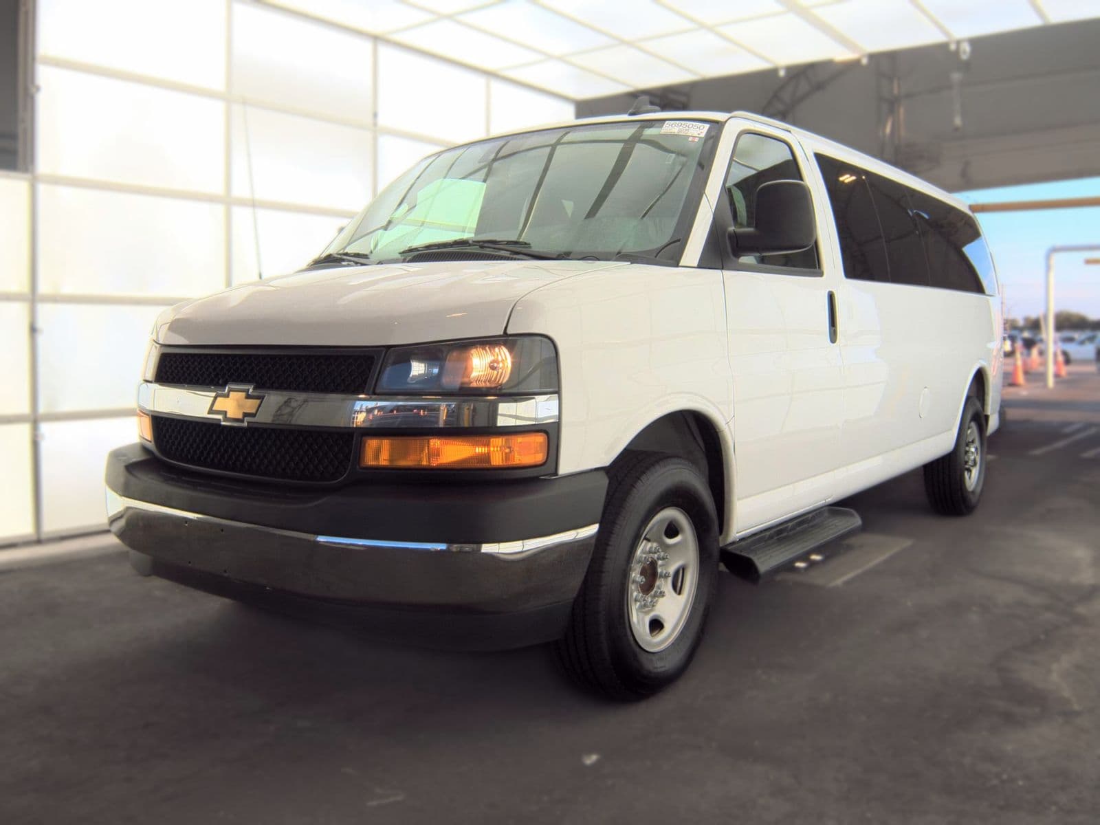 2025 CHEVROLET EXPRESS 3500 LT