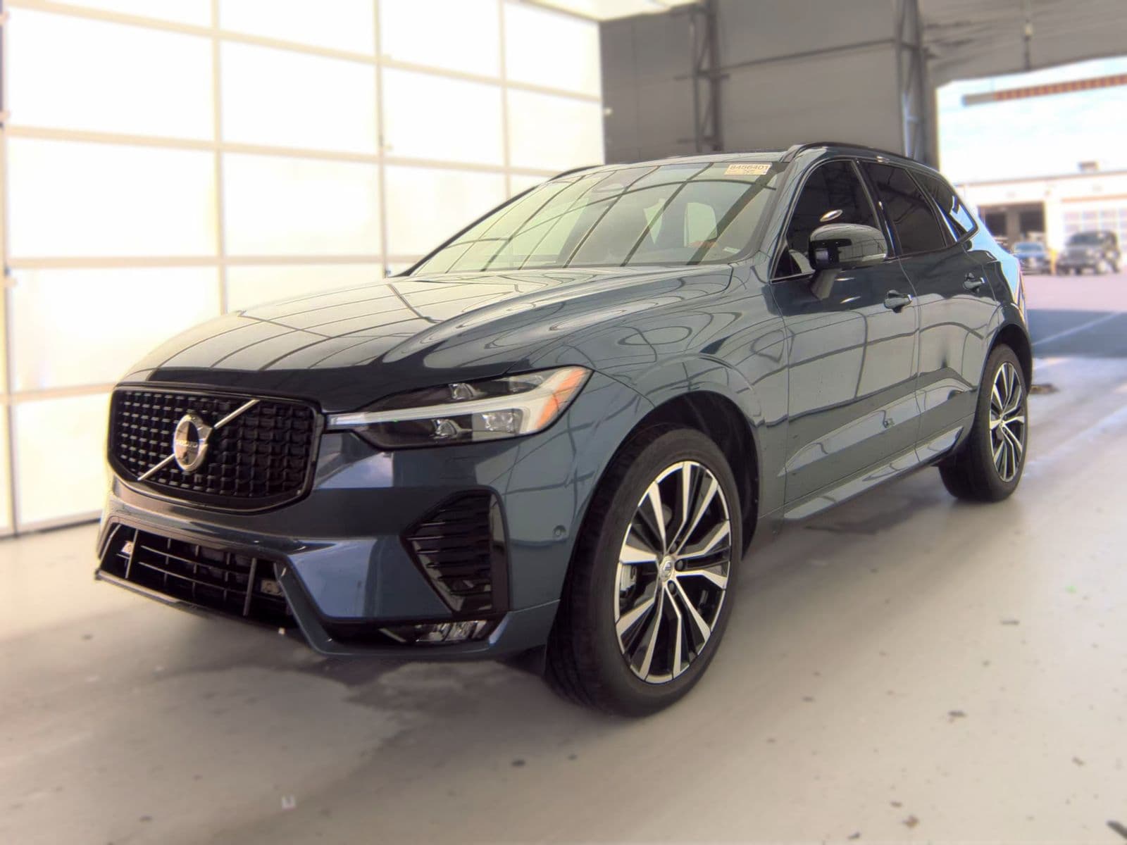 2024 VOLVO XC60 B5 Plus
