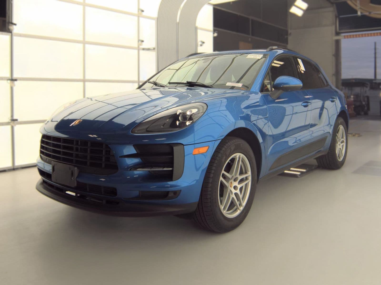 2019 PORSCHE MACAN Base