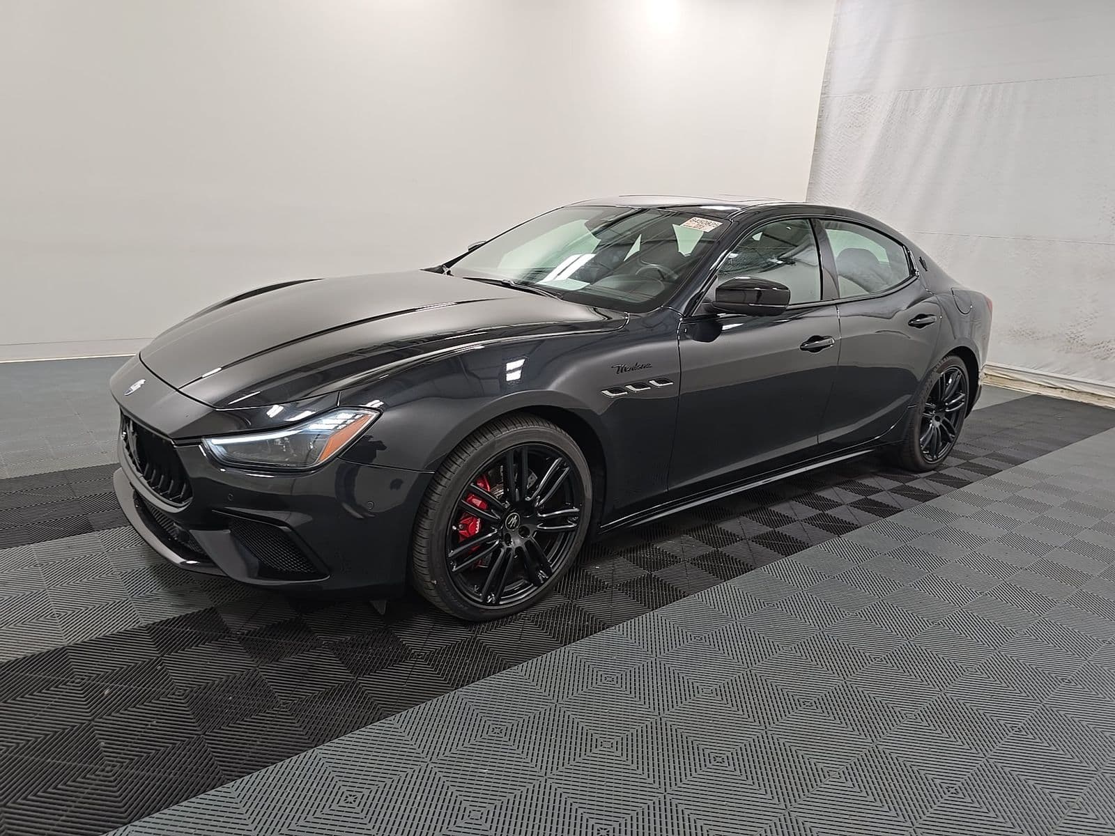 2023 MASERATI GHIBLI MODENA Q4