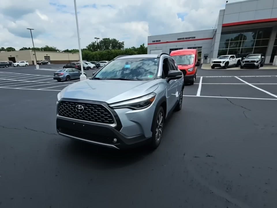 2025 TOYOTA COROLLA CROSS XLE