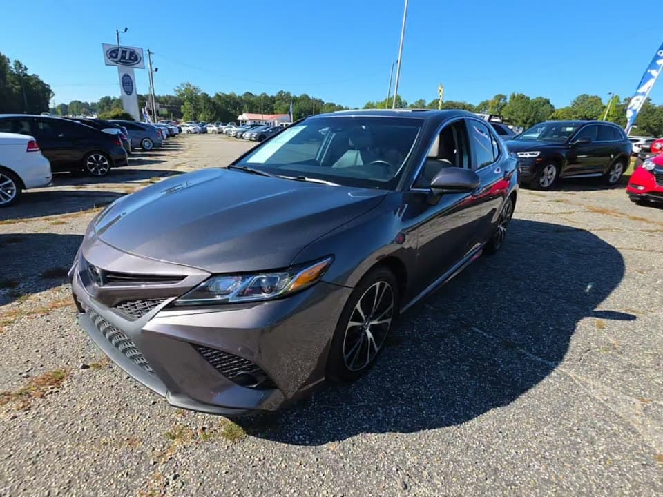 2020 TOYOTA CAMRY SE