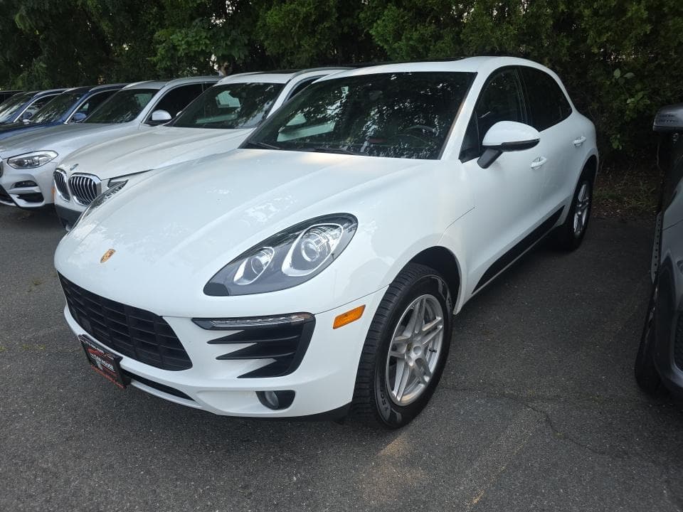 2018 PORSCHE MACAN Base 1