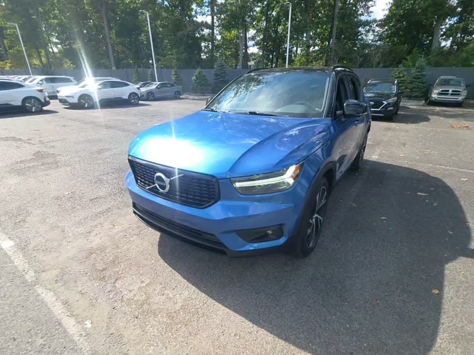 2020 VOLVO XC40 T5 R-Design 1