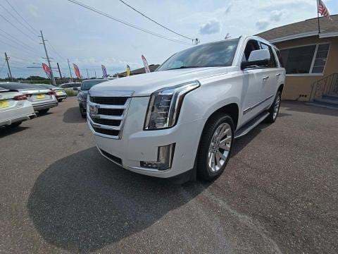2019 CADILLAC ESCALADE Luxury 1