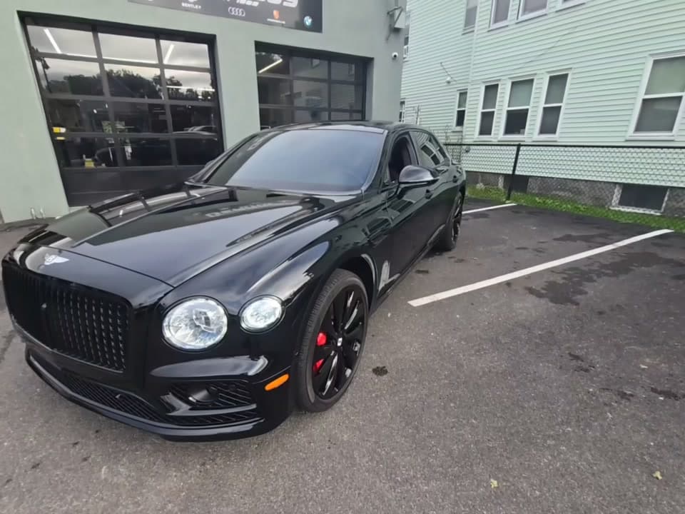 2022 BENTLEY FLYING SPUR V8