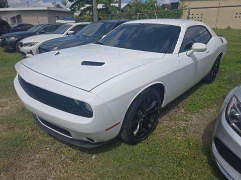 2018 DODGE CHALLENGER SXT Plus 1