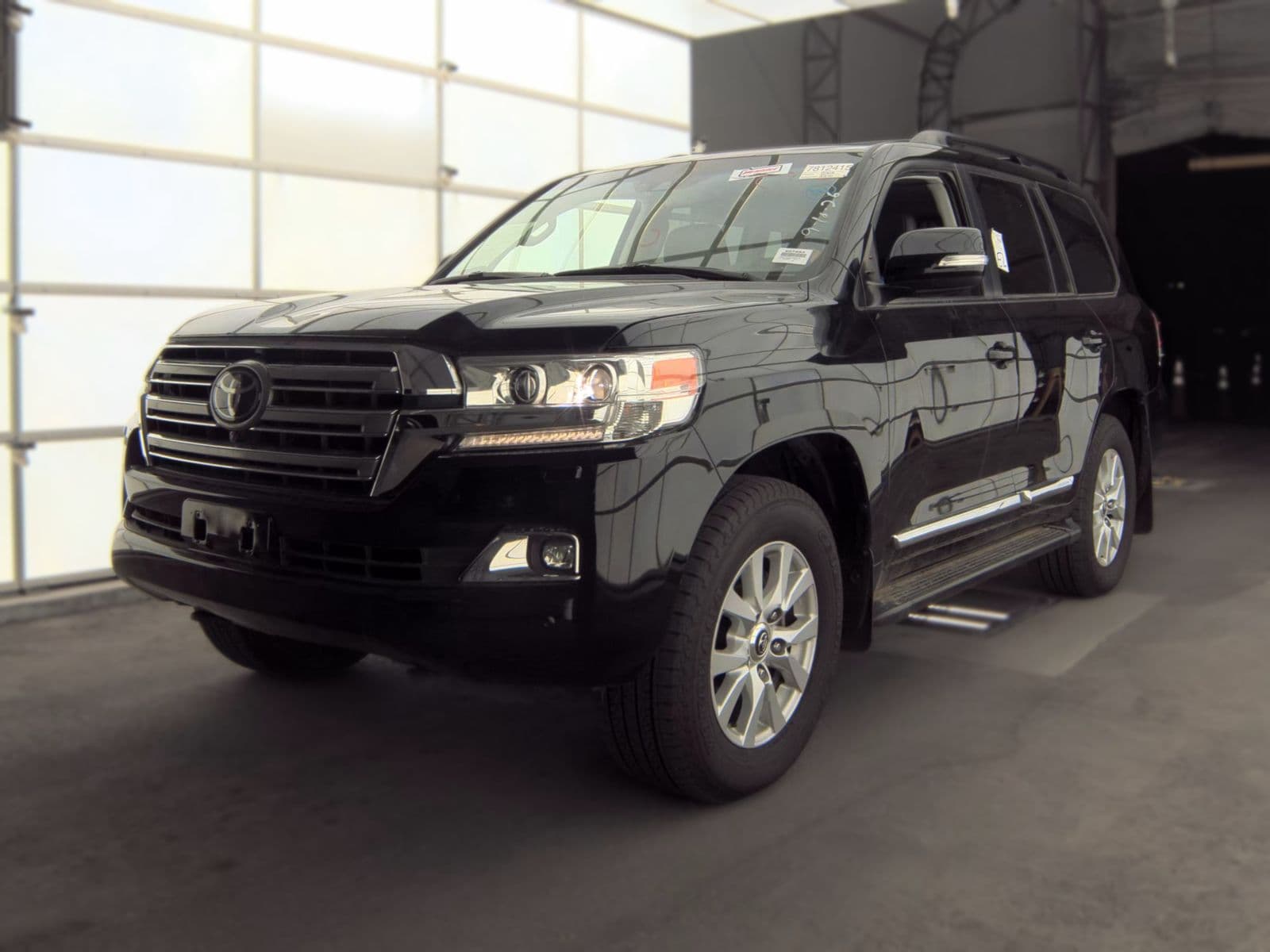 2019 TOYOTA LAND CRUISER Base