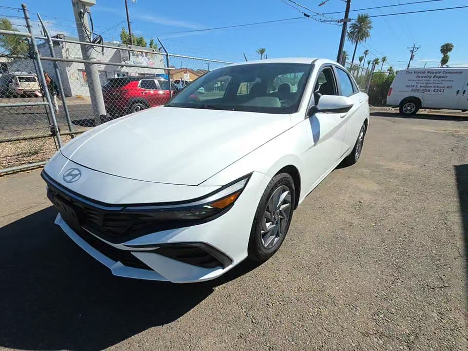 2024 HYUNDAI ELANTRA SEL 1
