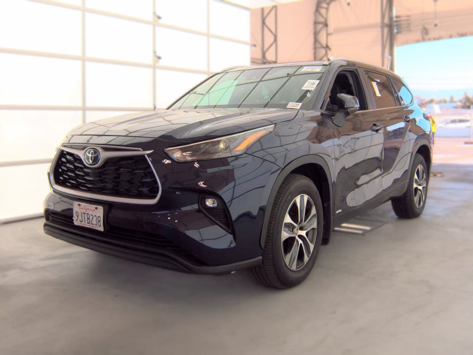2023 TOYOTA HIGHLANDER HYBRID XLE