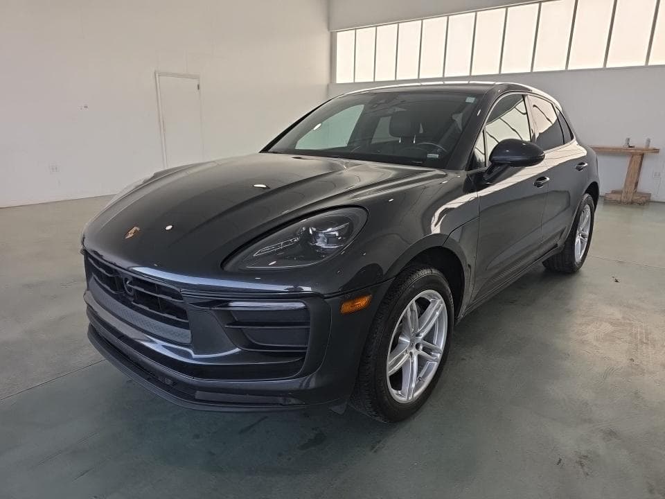 2024 PORSCHE MACAN Base