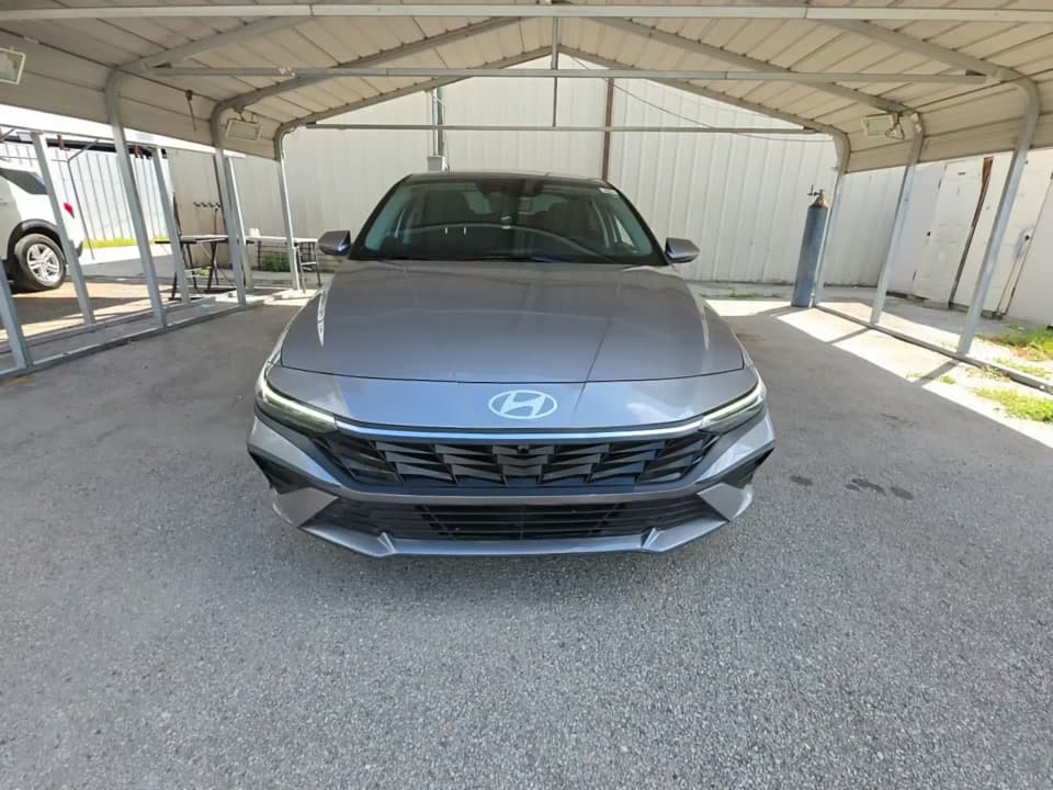 2024 HYUNDAI ELANTRA SE 1