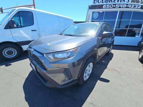 2019 TOYOTA RAV4 LE 1