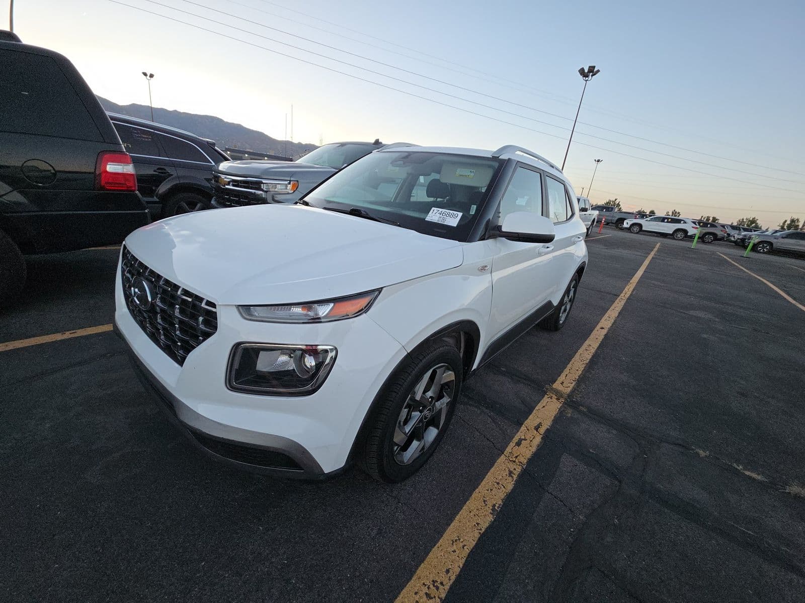 2025 HYUNDAI VENUE SEL