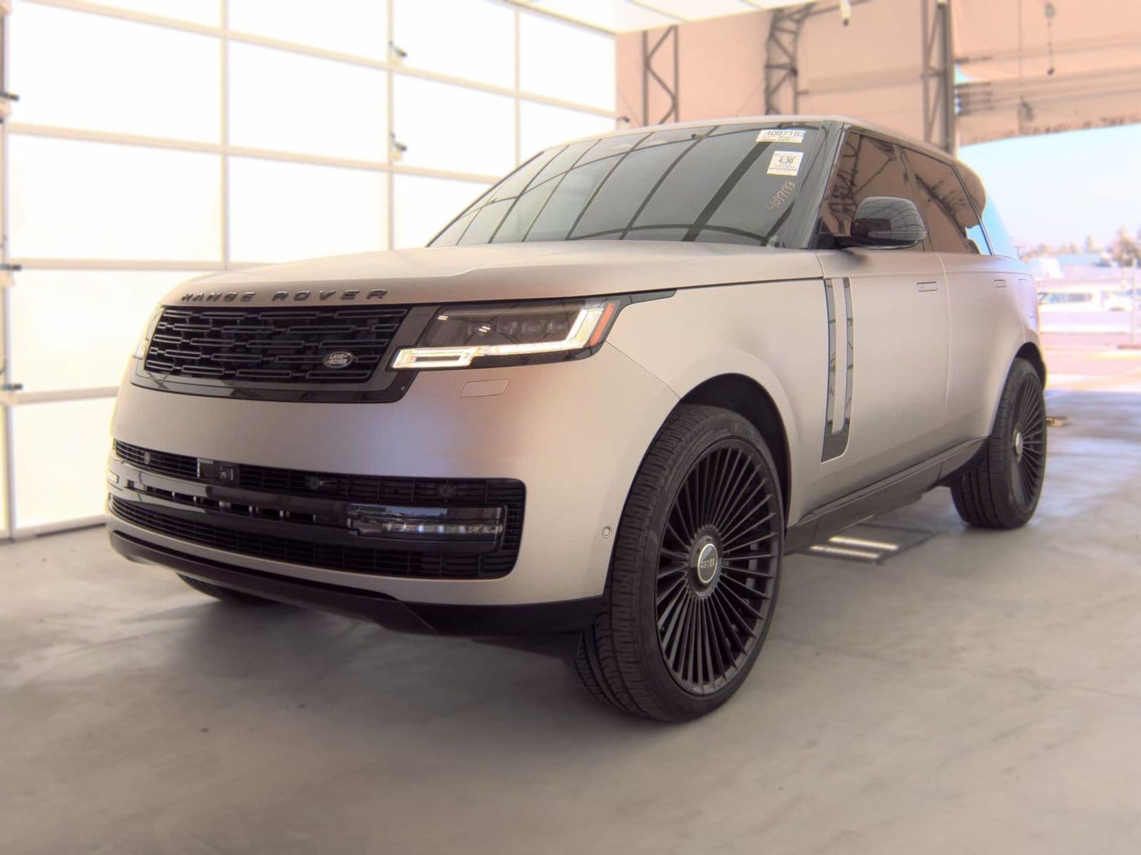 2025 LAND ROVER RANGE ROVER PLUG-IN HYBRID SE