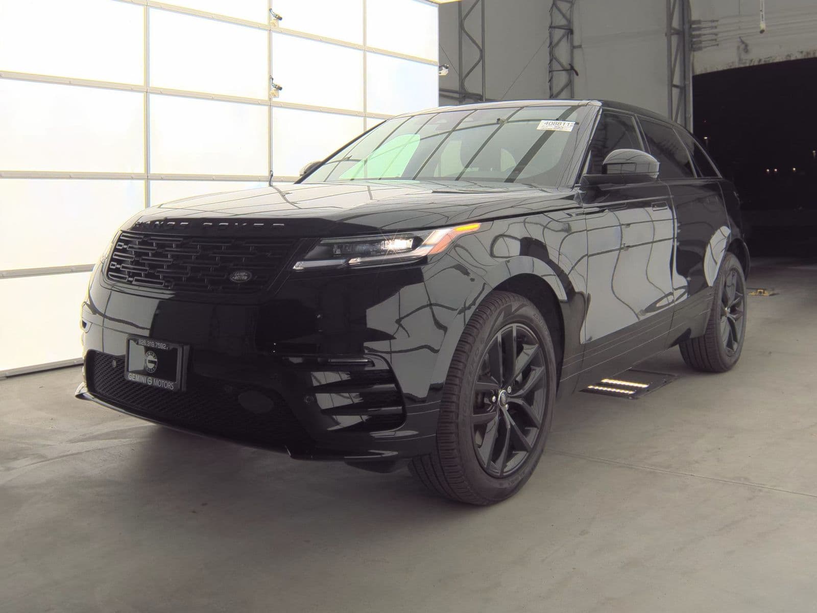 2025 LAND ROVER RANGE ROVER VELAR DYNAMIC SE