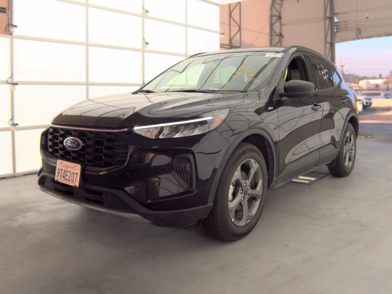 2025 FORD ESCAPE ST-Line 1
