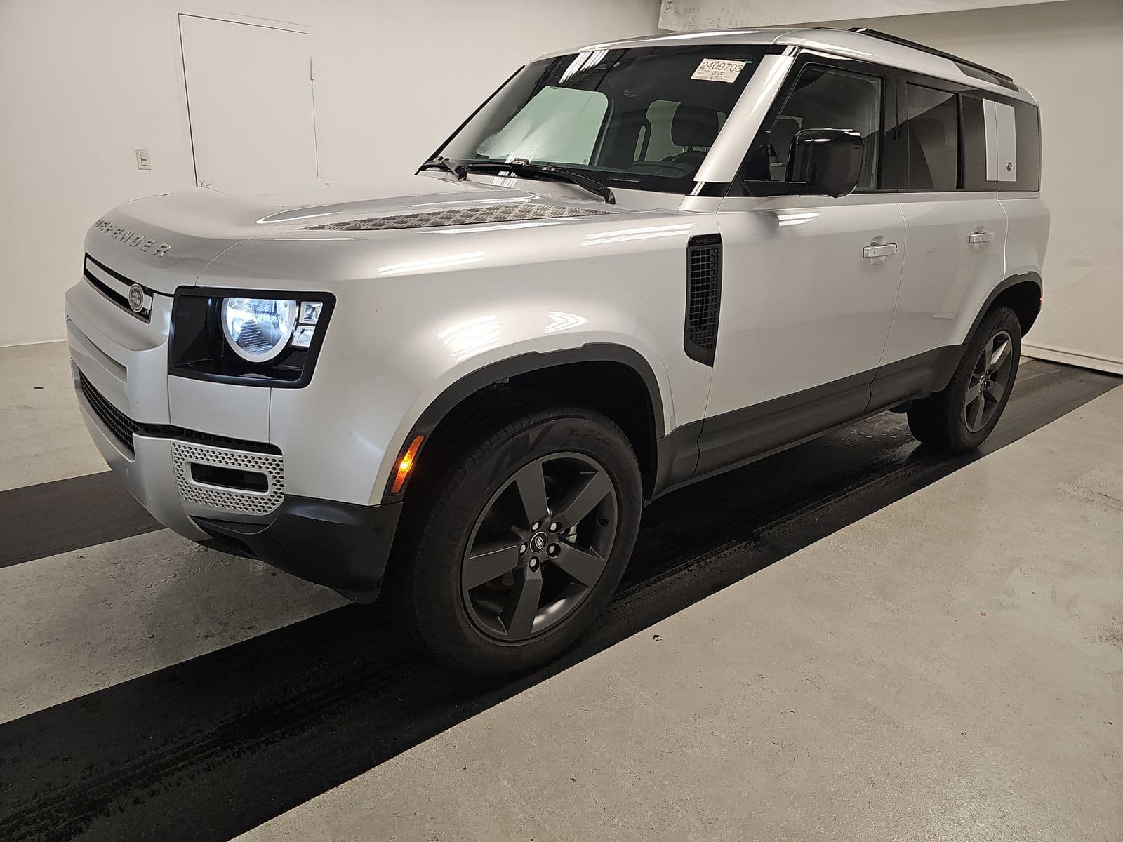 2023 LAND ROVER DEFENDER 110 Base