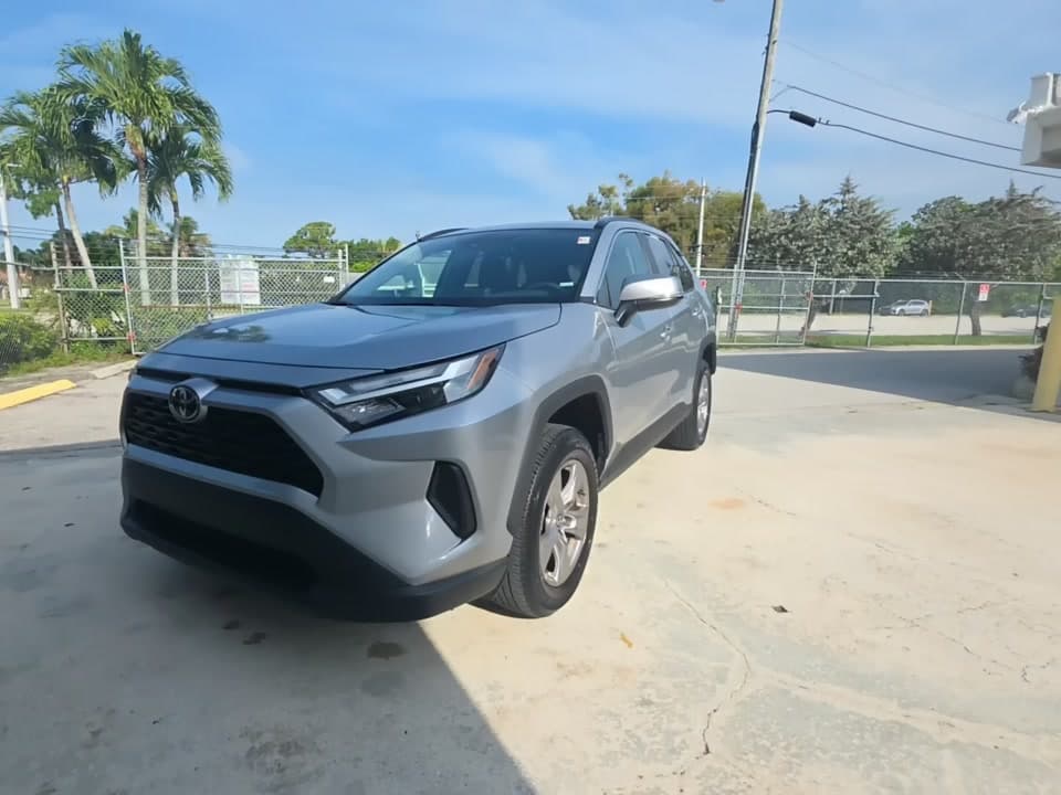 2025 TOYOTA RAV4 XLE