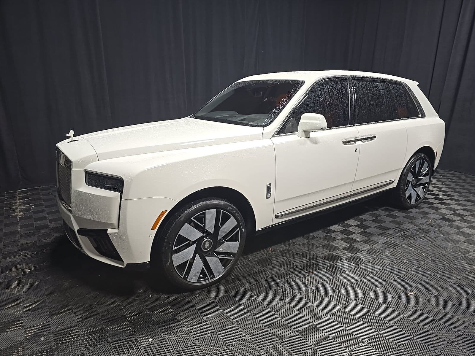 2025 ROLLS-ROYCE CULLINAN Base