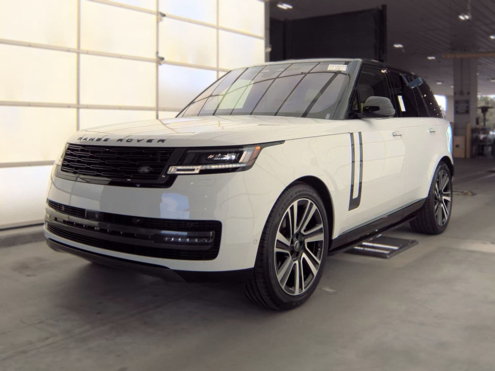 2023 LAND ROVER RANGE ROVER SE