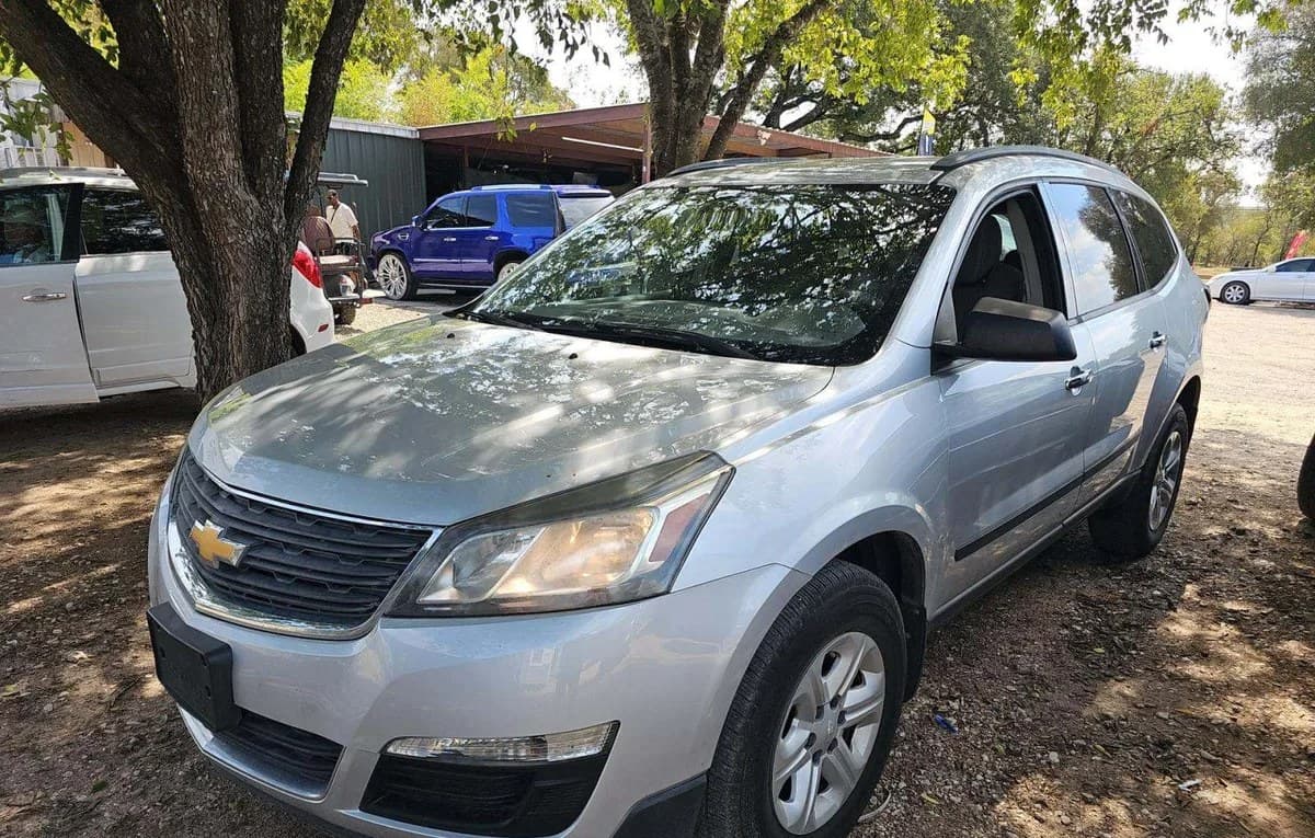 2017 CHEVROLET TRAVERSE LS 1