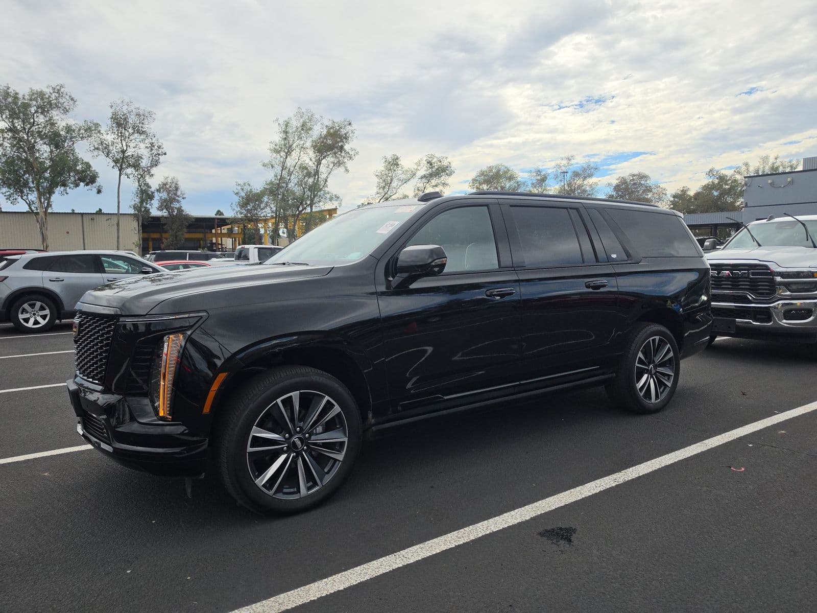 2025 CADILLAC ESCALADE ESV Sport