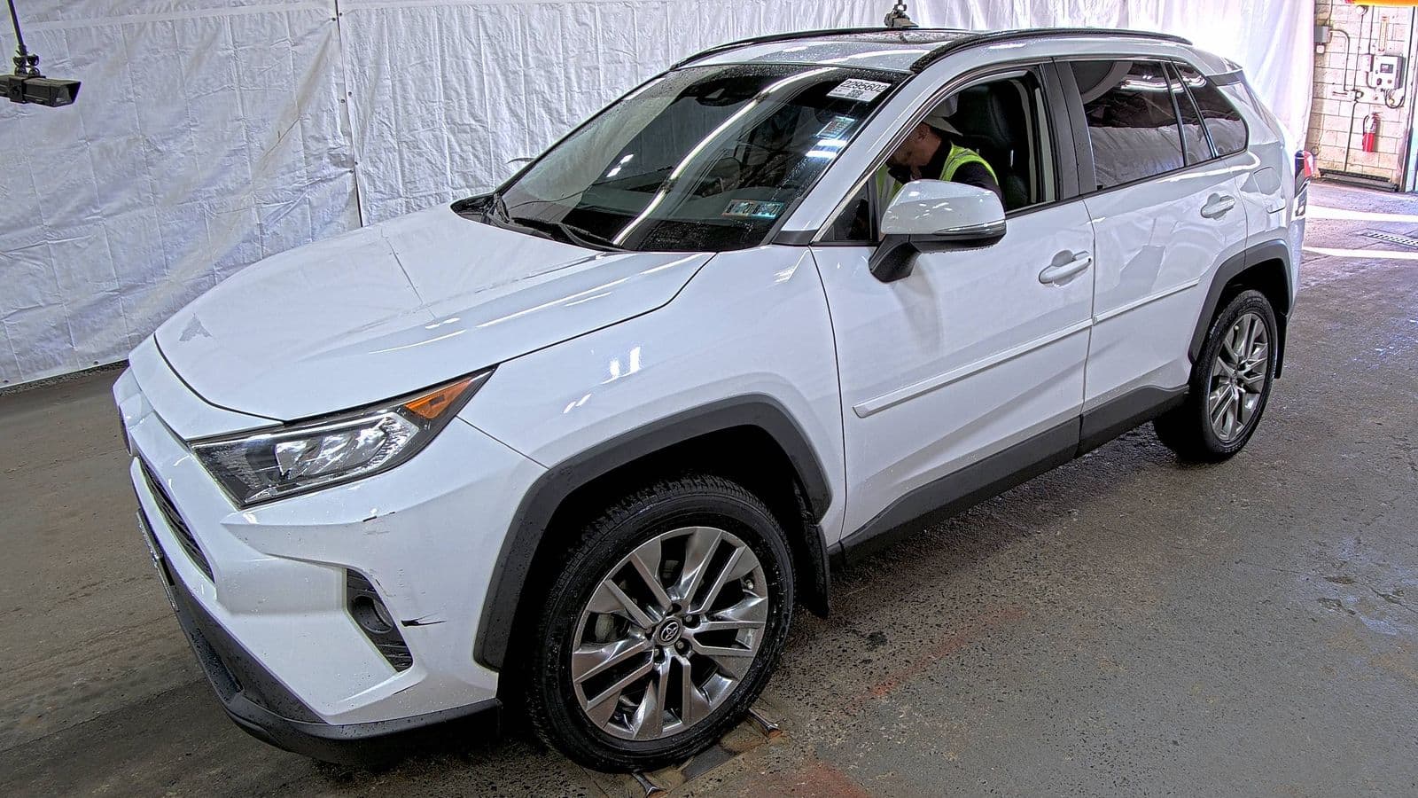 2019 TOYOTA RAV4 XLE Premium