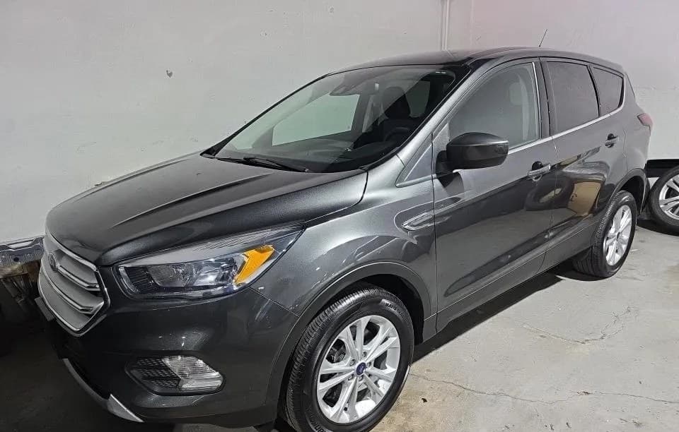 2019 FORD ESCAPE SE 1