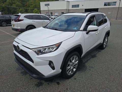 2020 TOYOTA RAV4 XLE Premium 1