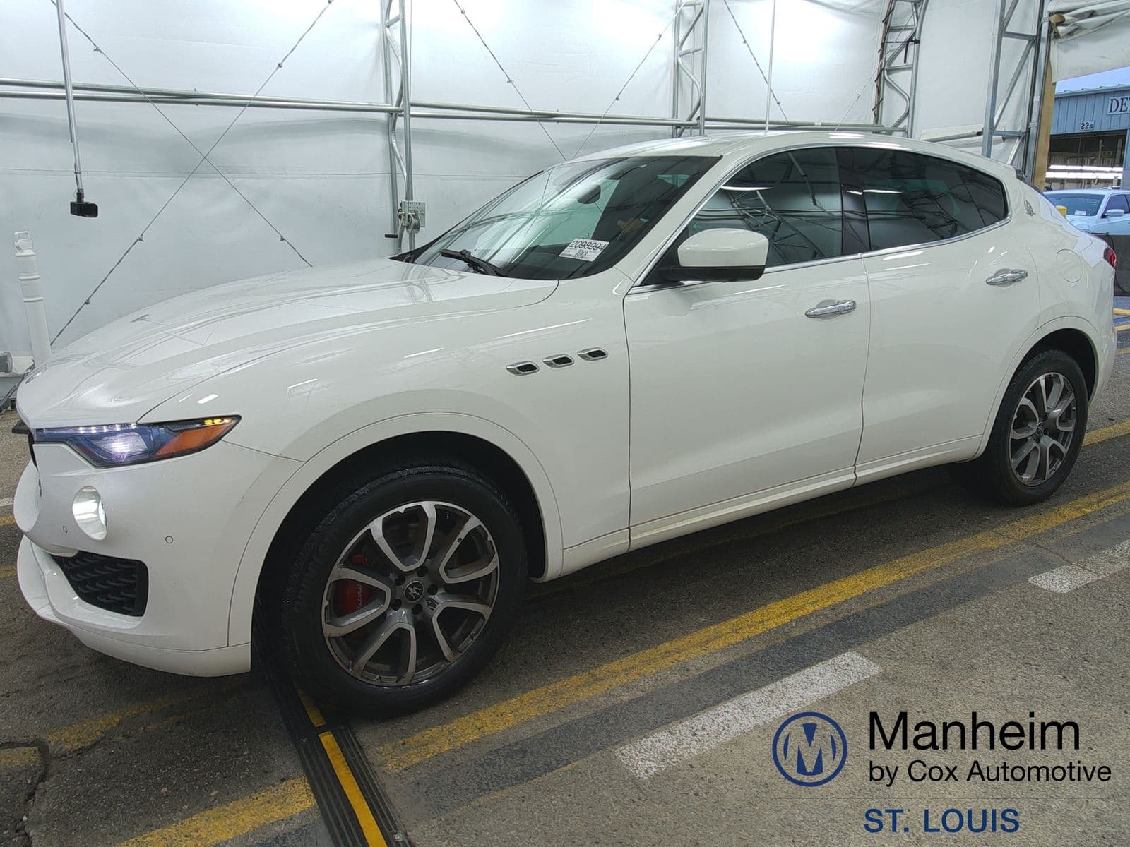 2021 MASERATI LEVANTE Base
