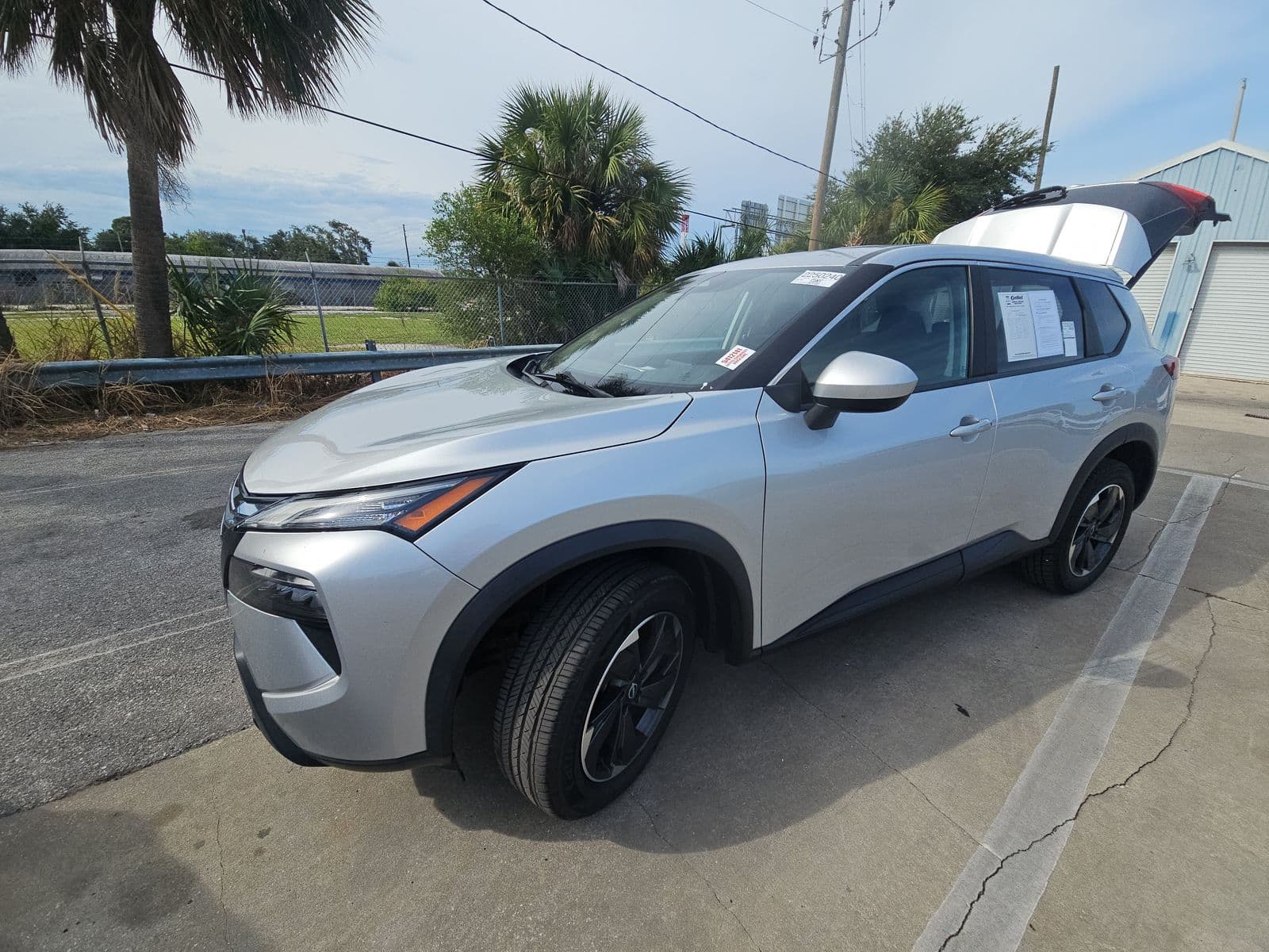 2024 NISSAN ROGUE SV
