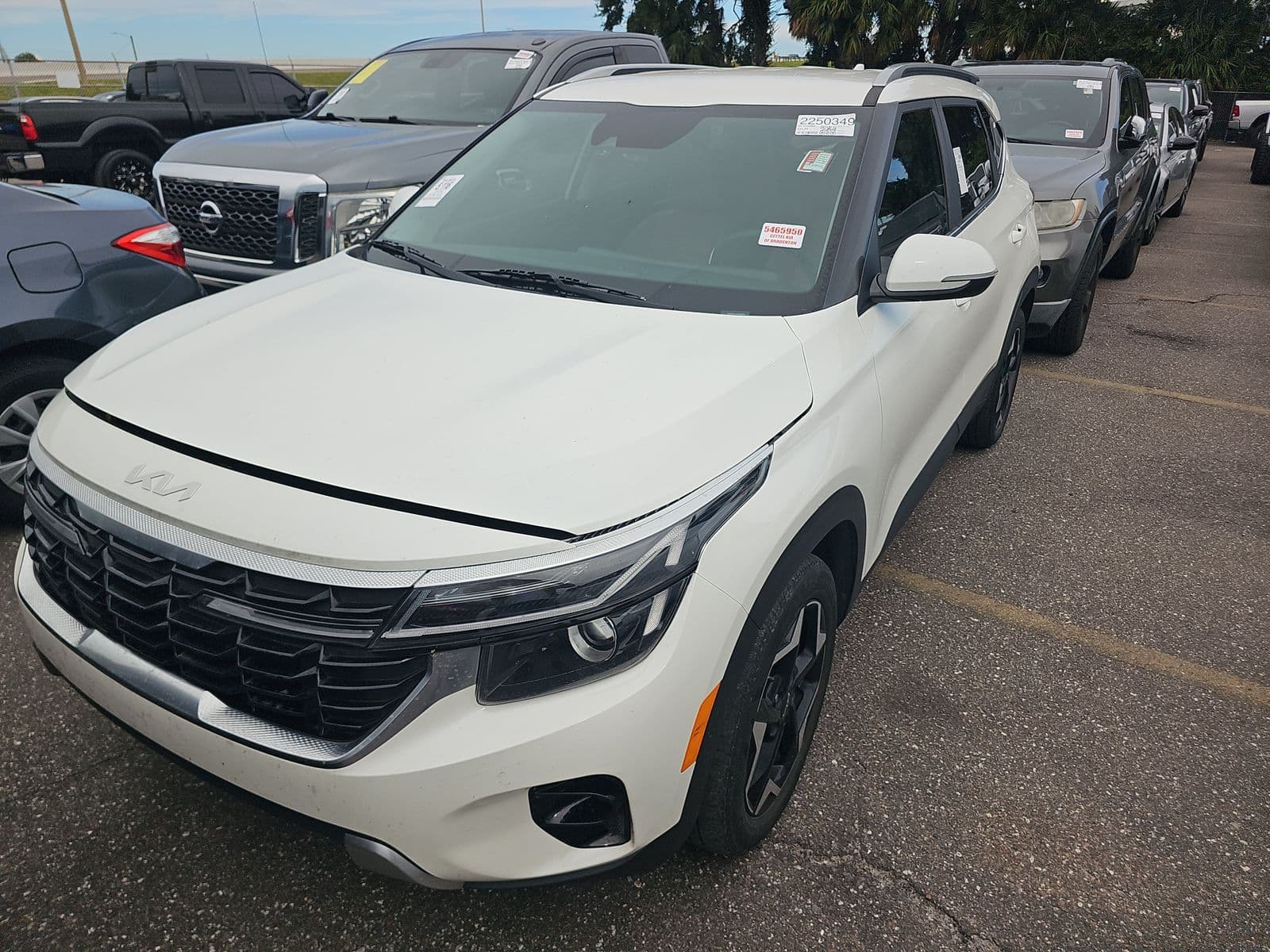 2024 KIA SELTOS EX