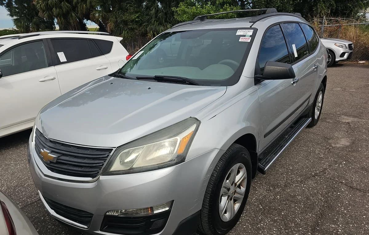 2017 CHEVROLET TRAVERSE LS