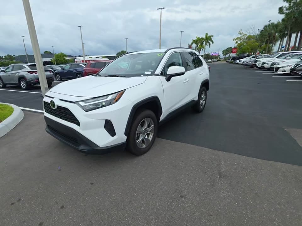 2024 TOYOTA RAV4 XLE