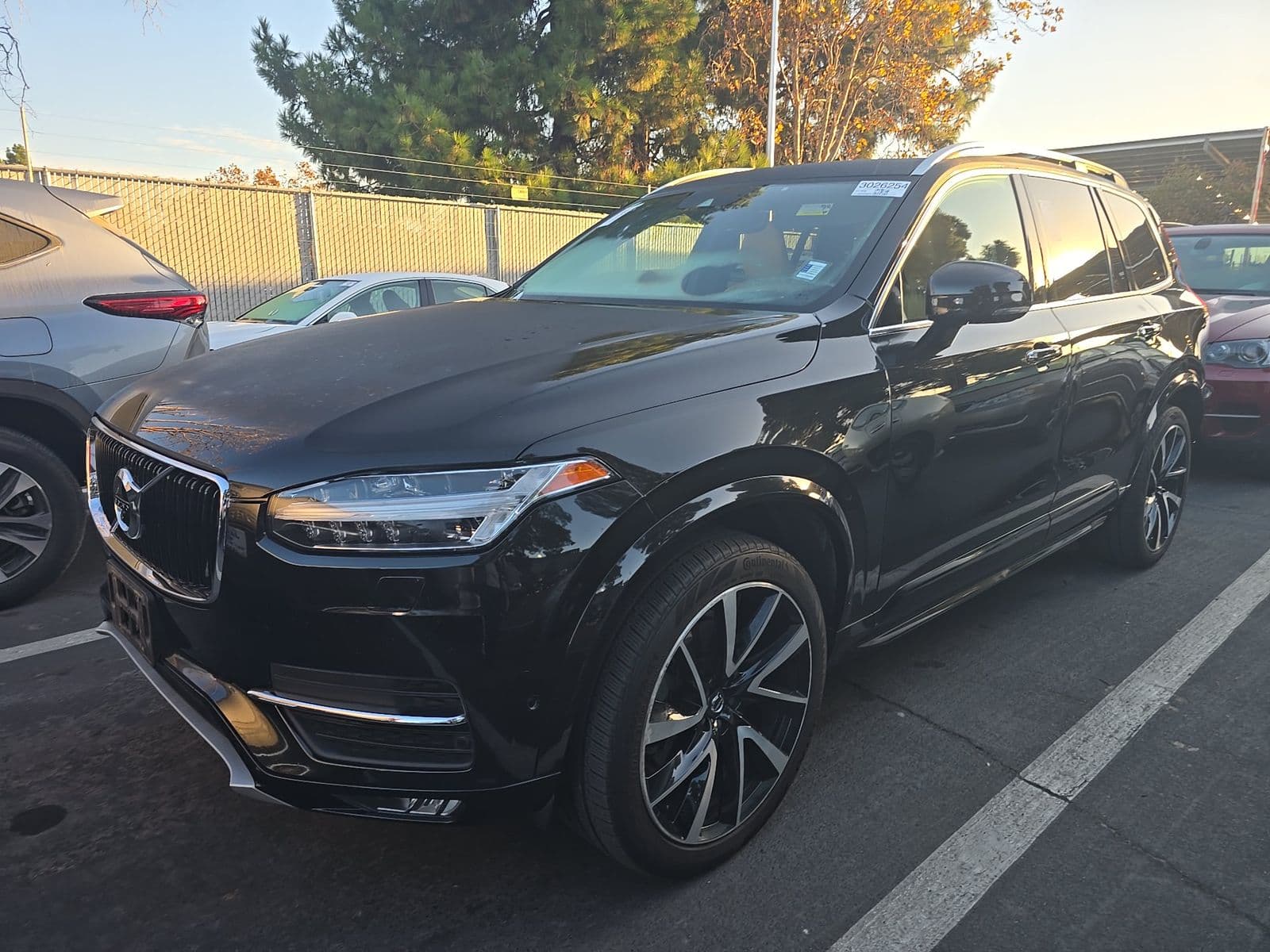 2019 VOLVO XC90 T6 Momentum