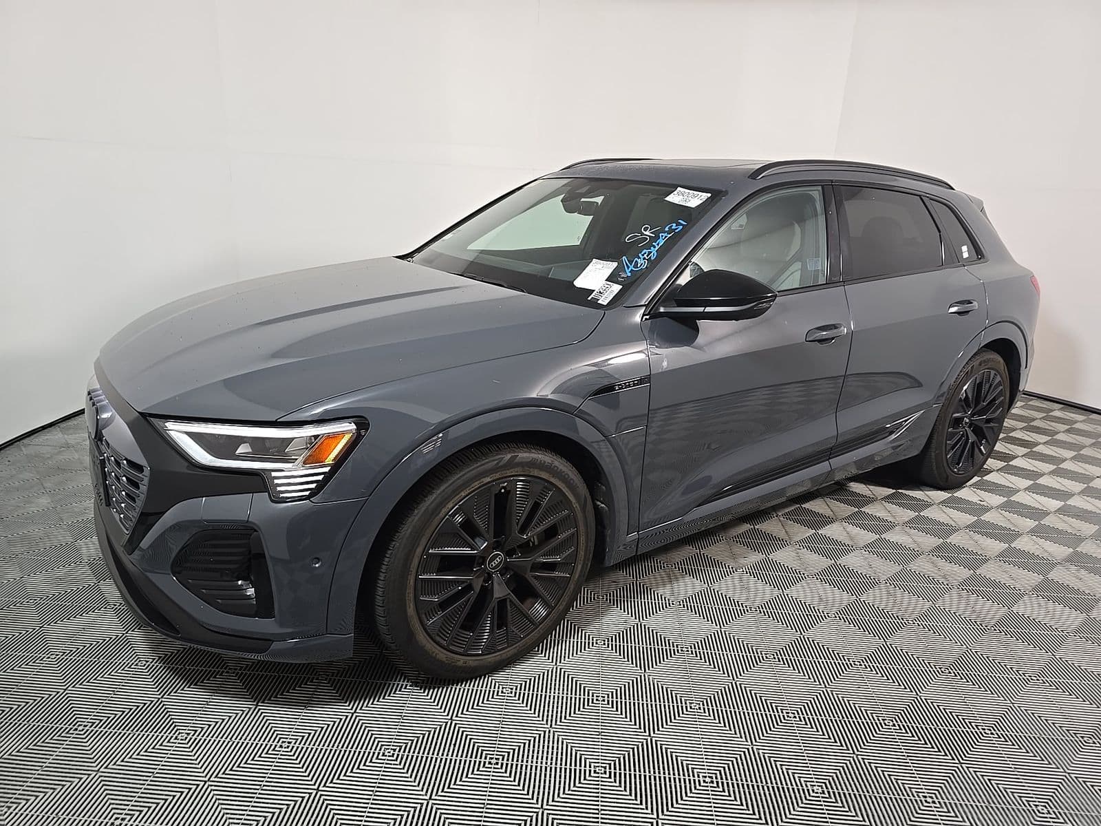 2024 AUDI Q8 E-TRON Prestige
