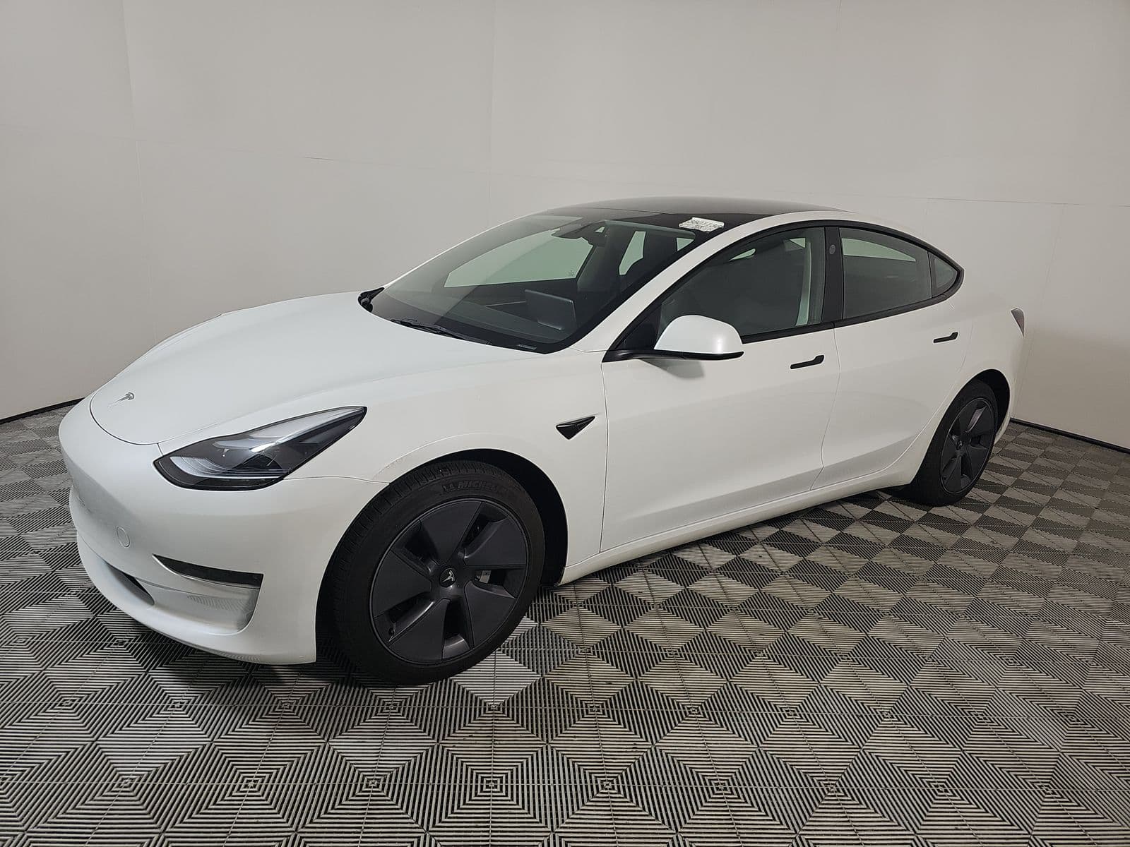 2023 TESLA MODEL 3 STANDARD Range