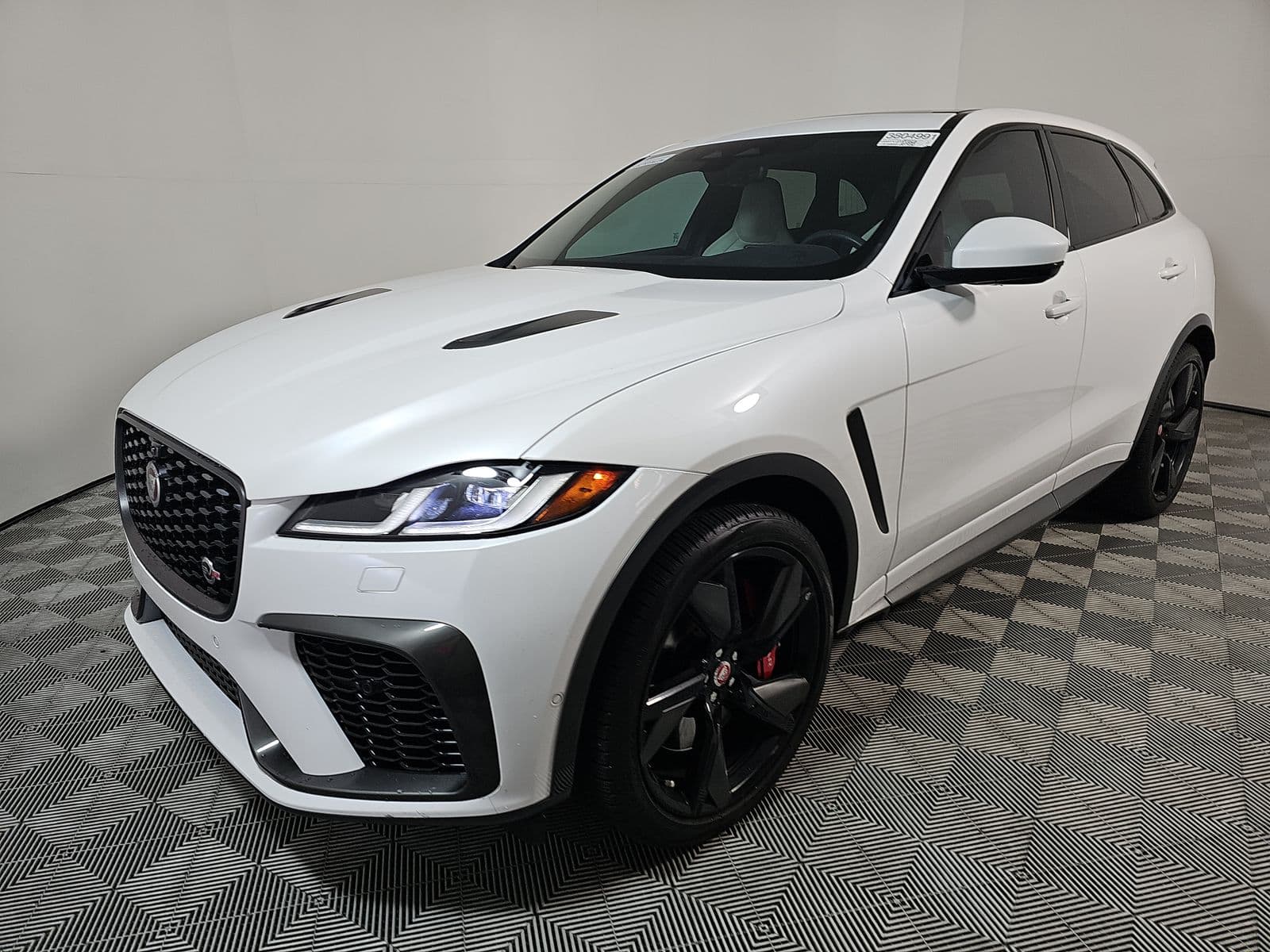 2023 JAGUAR F-PACE SVR