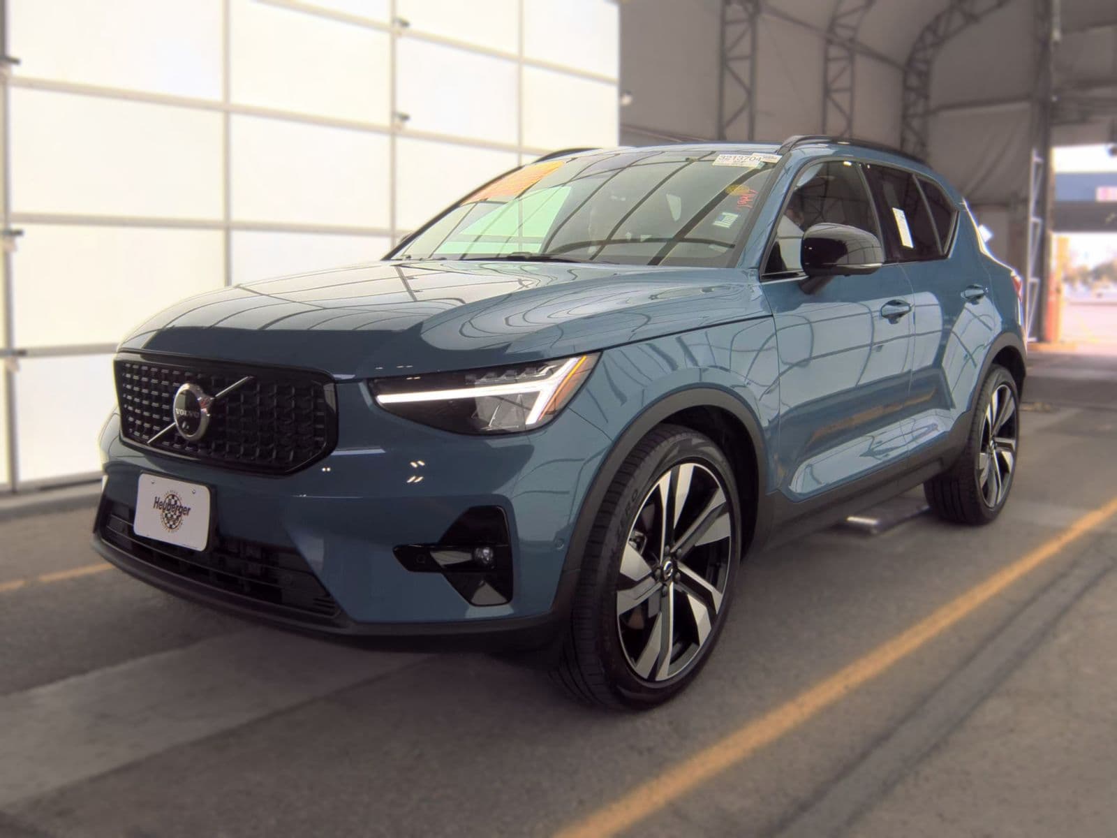 2023 VOLVO XC40 B5 Ultimate